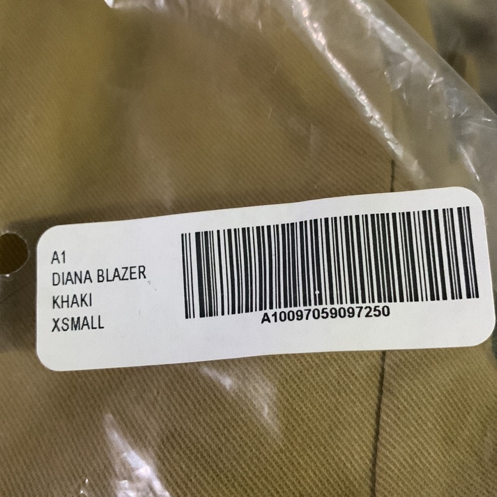 Billie the Label New With Tags Diana Blazer Color Khaki Size XS - Picture 12 of 15